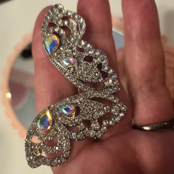 #2 PAIRS OF EARRINGS,  HOOPS AND BUTTERFLY 🦋 EARRINGS,  BEAUTIFUL RHINESTONES - Picture 10 of 10